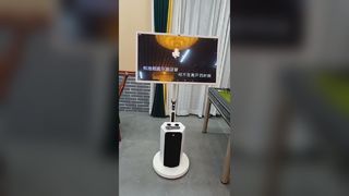 Monitor portátil inteligente de 32 pulgadas con barra de sonido.