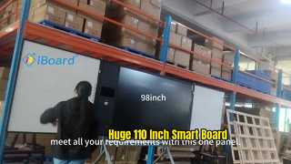 ¡Mira qué tan grande podría ser este panel interactivo! Pizarra inteligente de 110 pulgadas con aparador