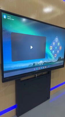 Soporte de pizarra interactivo de altura ajustable con capacidad de carga de 100 kg y ruedas de freno de 360 ° para televisores de 55-86 pulgadas