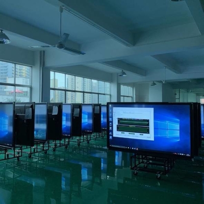 Temperatura de trabajo de 0 °C-40 °C Panel plano interactivo en negro o metálico con tamaños de pantalla interactivos
