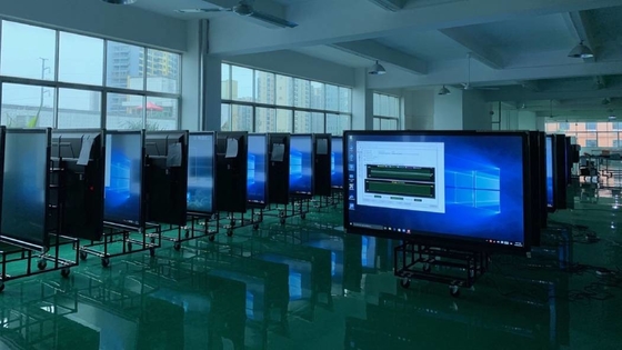 Temperatura de trabajo de 0 °C-40 °C Panel plano interactivo en negro o metálico con tamaños de pantalla interactivos