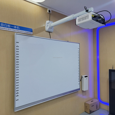 Pizarra interactiva iBoard de 82, 86 y 96 pulgadas con soporte multitáctil, interfaz USB e infrarrojos para presentaciones fluidas en escuelas, educación, oficinas y salas de reuniones.