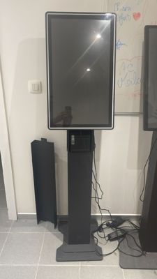 Iboard 19 años de fábrica mayorista 23.8 27 32 pulgadas pantalla de señalización digital de piso de pie publicidad piso de pie quiosco capacitivo táctil con Android o Windows sistema para publicidad en interiores