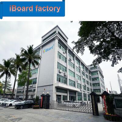 Pantalla Digital de 43 pulgadas en modo negro con gestión remota de contenido y tamaño de pantalla personalizado para una visualización publicitaria mejorada