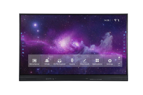 pantalla plana interactiva 4k con todos en un ángulo de visión del ordenador 178