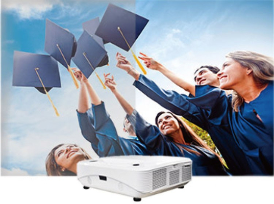 4K ultra ponen en cortocircuito el proyector portátil del proyector 3600lm del laser del tiro para Whiteboard interactivo