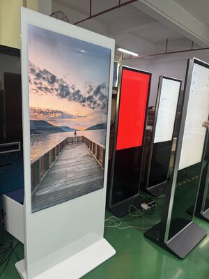 Monitorear y analizar campañas de publicidad digital Monitoreo de publicidad digital con seguimiento en tiempo real y tipo de instalación de pared o piso